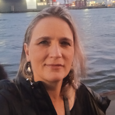 Dra. Laura Chiapello